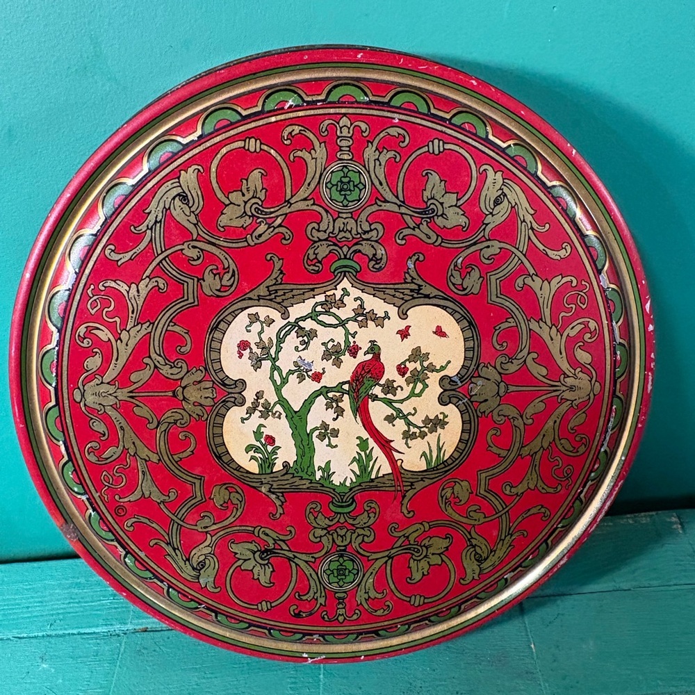 Vintage Canco Flat Tin Beautiful